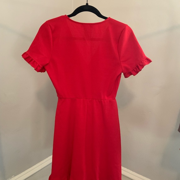 Paperdoll JUST FOR WRAPS – Ruffle Trim Wrap Dress
RED, Size Small - Picture 2 of 6